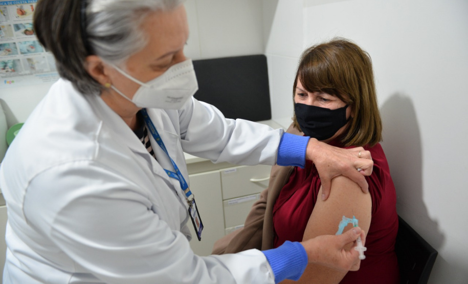 Paraná mantém crescimento na vacinação contra a Covid-19 e bate recorde no final de semana. Foto:SESA