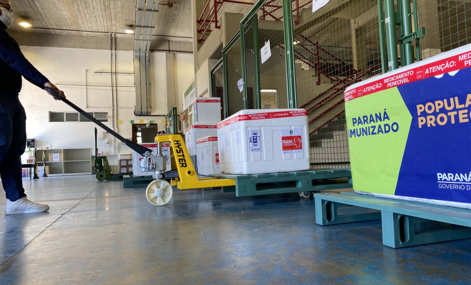 Mais de 255,7 mil vacinas contra a Covid-19 são distribuídas nesta segunda-feira. Foto: Américo Antonio/SESA