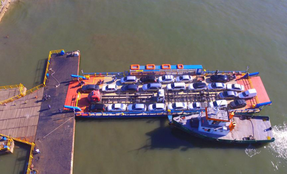 Nova balsa na travessia de Guaratuba. Foto:DER