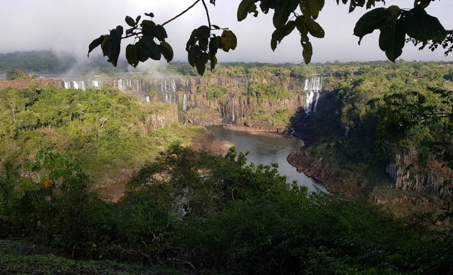 O Sistema Nacional de Meteorologia (SNM) emitiu alerta de emergência hídrica para a área da Bacia do rio Paraná, que abrange os estados de Minas Gerais, Goiás, Mato Grosso do Sul, São Paulo e Paraná, no período de junho a setembro. É a primeira vez que o órgão emite um alerta desta natureza, e a previsão é consistente com a de outros centros internacionais de análise climática. Foto: Sanepar