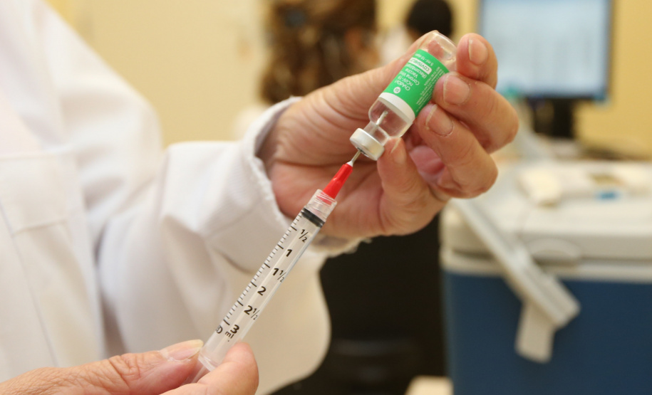 Vacinacao HR Foto: Geraldo Bubniak/AEN