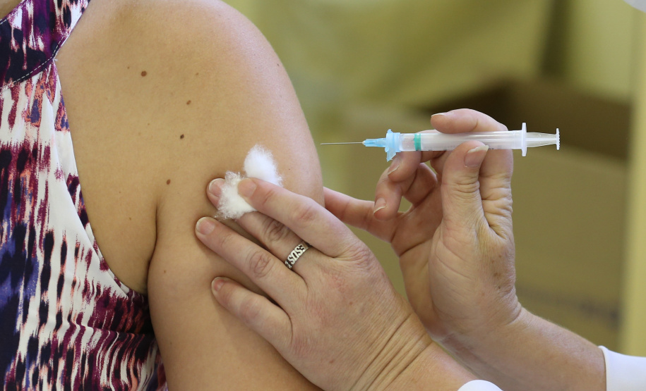 Vacinacao Pinhais Foto: Geraldo Bubniak/AEN