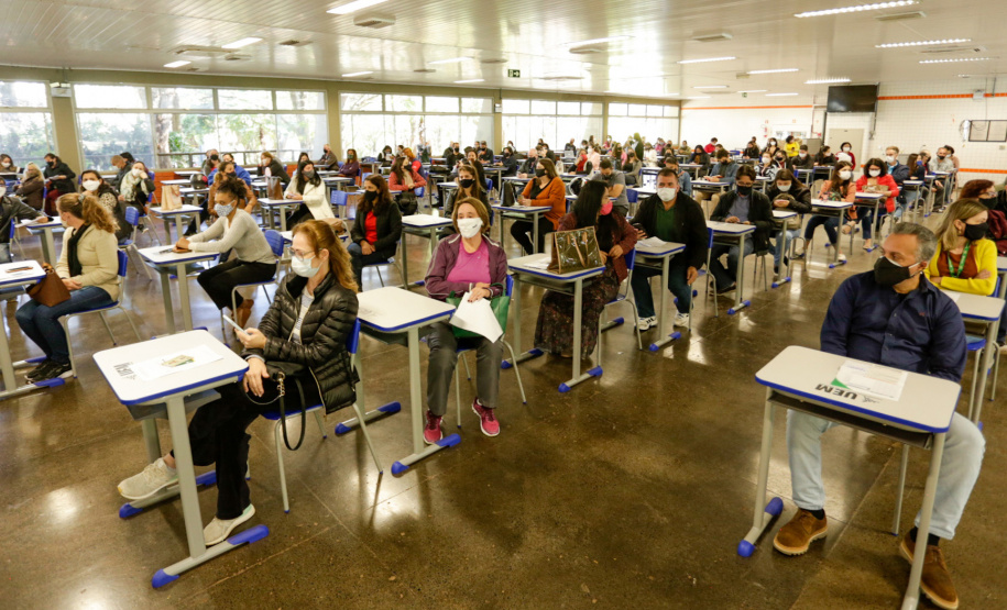 Profissionais de educação básica e do ensino superior de Maringá comparecem ao Restaurante Universitário  -  Foto: UEM