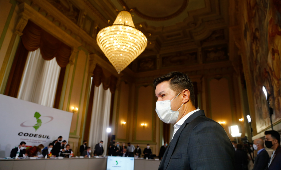 Governador Carlos Massa Ratinho Junior participa da reunião do Codesul. Na foto, o secretário-chefe da Casa Civil, Guto Silva - Porto Alegre, 15/06/2021 - Foto: Jonathan Campos/AEN