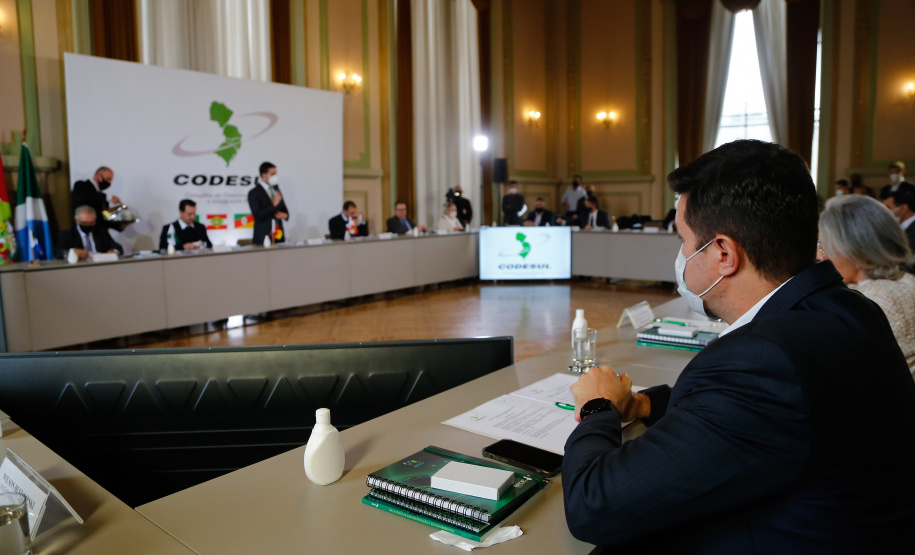 Governador Carlos Massa Ratinho Junior participa da reunião do Codesul - Porto Alegre, 15/06/2021 - Foto: Jonathan Campos/AEN