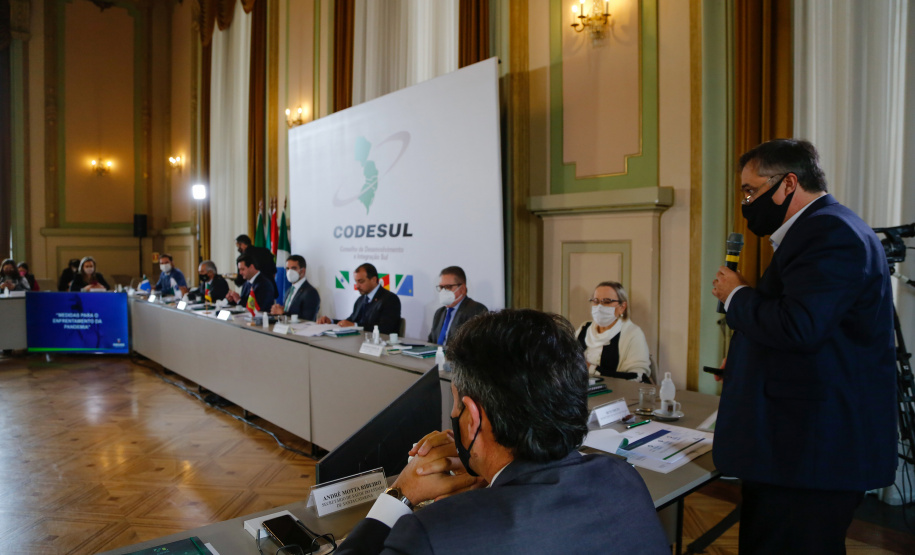 Governador Carlos Massa Ratinho Junior participa da reunião do Codesul - Porto Alegre, 15/06/2021 - Foto: Jonathan Campos/AEN