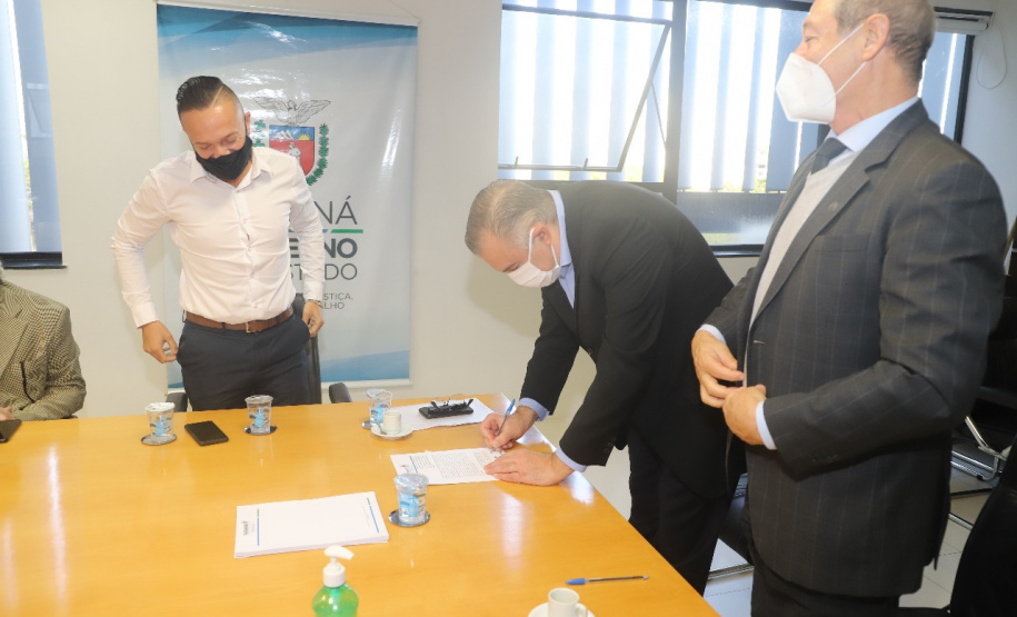 O Governo do Estado firmou uma parceria com a Procemp Cursos Profissionalizantes e Associação Comercial do Paraná (ACP) para disponibilizar cursos profissionalizantes a pequenos empresários integrantes do quadro da ACP.. Foto:SEJUF