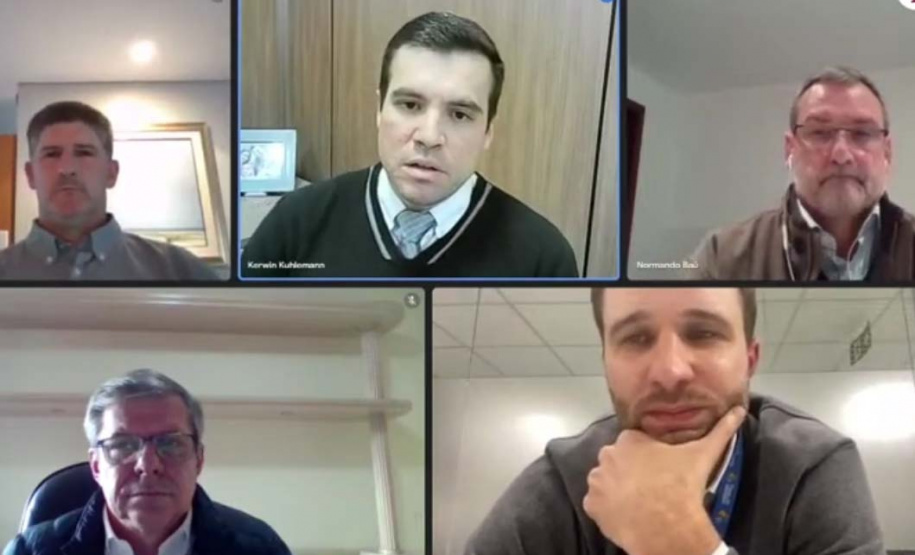 Representantes da Cohapar participaram na noite desta terça-feira (15) de um evento virtual com empresários de construtoras organizado pelo Sindicato da Indústria da Construção Civil no Paraná (Sinduscon PR) e membros da Caixa Econômica