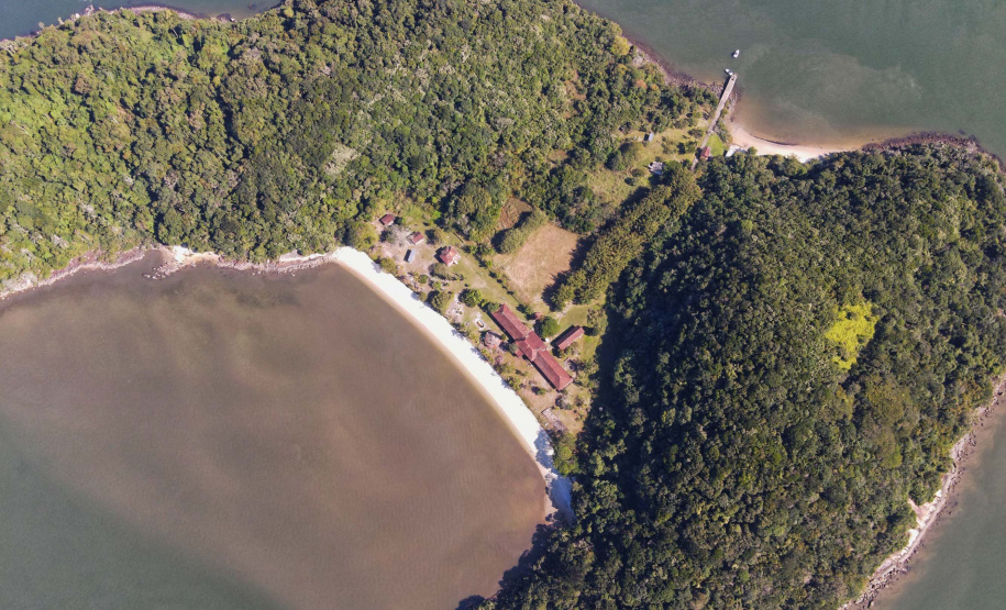 Ilha das Cobras começa a mudar de cara para receber a Escola do Mar
. Foto: José Fernando Ogura/AEN