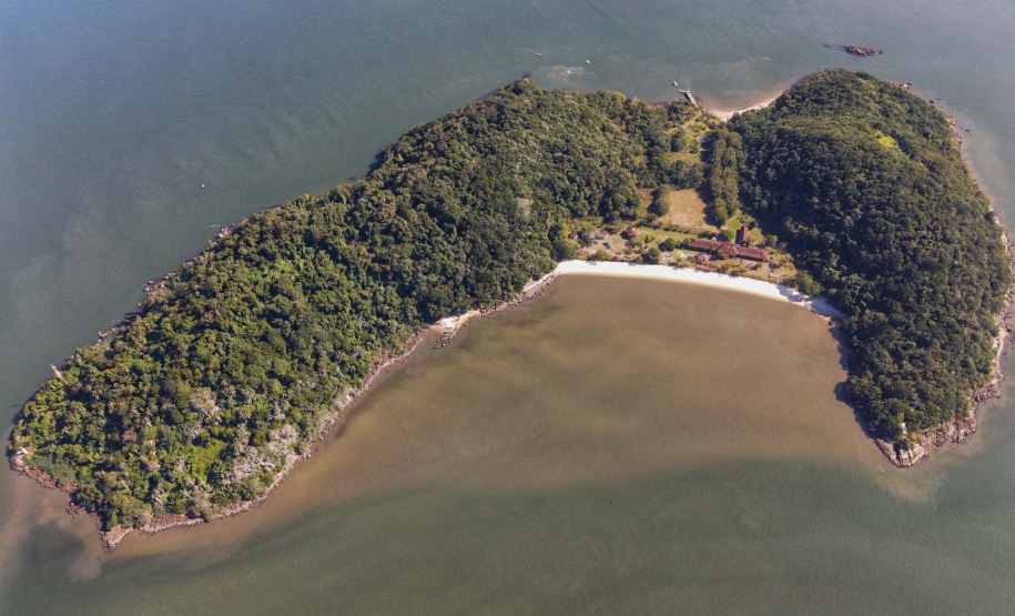 Ilha das Cobras começa a mudar de cara para receber a Escola do Mar
. Foto: José Fernando Ogura/AEN