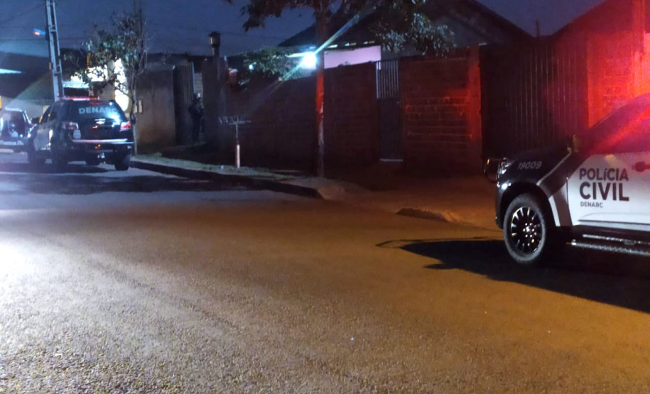 Cerca de 70 policiais militares e civis foram aplicados na operação Investida em Maringá nesta quarta-feira (16/06) para cumprir 12 mandados de Busca e Apreensão contra dois grupos envolvidos com o tráfico de drogas. O trabalho de investigação foi do Núcleo de Maringá da Divisão Estadual de Narcóticos (Denarc), da Polícia Civil, e do Serviço de Inteligência do 4º Batalhão da Polícia Militar.  - Maringá, 16/06/2021  -  Foto: Polícia Civil/SESP-PR