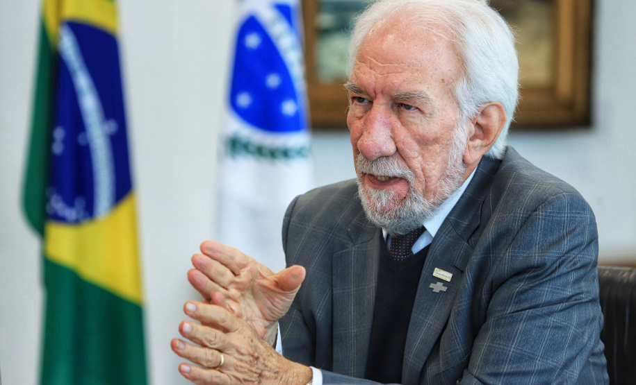 O Governo do Estado e o G7, grupo formado pelas principais entidades do setor produtivo paranaense, se reuniram nesta quarta-feira (16), por videoconferência, para discutir propostas conjuntas e mostrar o que já tem sido feito para incentivar a retomada econômica e apoiar os setores mais atingidos pela crise causada pela pandemia de Covid-19.
. Foto: José Fernando Ogura/AEN