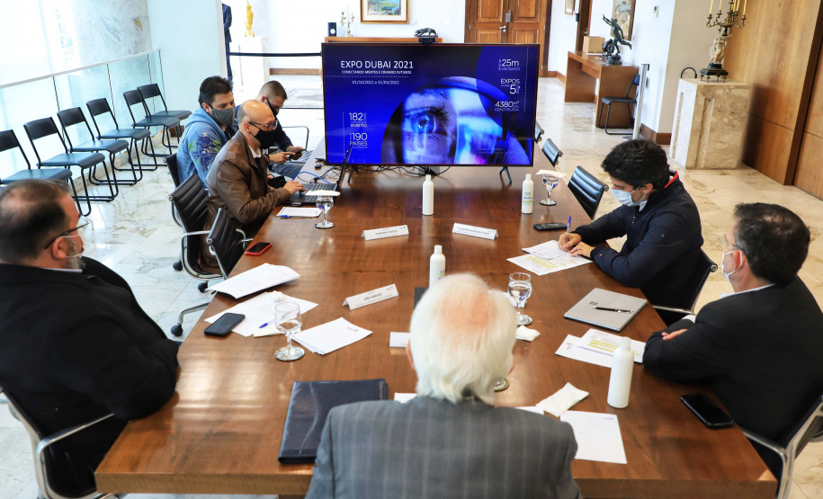 O Governo do Estado e o G7, grupo formado pelas principais entidades do setor produtivo paranaense, se reuniram nesta quarta-feira (16), por videoconferência, para discutir propostas conjuntas e mostrar o que já tem sido feito para incentivar a retomada econômica e apoiar os setores mais atingidos pela crise causada pela pandemia de Covid-19.
. Foto: José Fernando Ogura/AEN