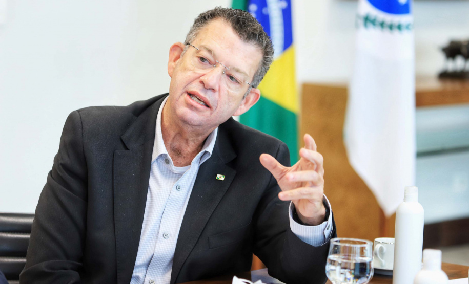 O Governo do Estado e o G7, grupo formado pelas principais entidades do setor produtivo paranaense, se reuniram nesta quarta-feira (16), por videoconferência, para discutir propostas conjuntas e mostrar o que já tem sido feito para incentivar a retomada econômica e apoiar os setores mais atingidos pela crise causada pela pandemia de Covid-19.
. Foto: José Fernando Ogura/AEN