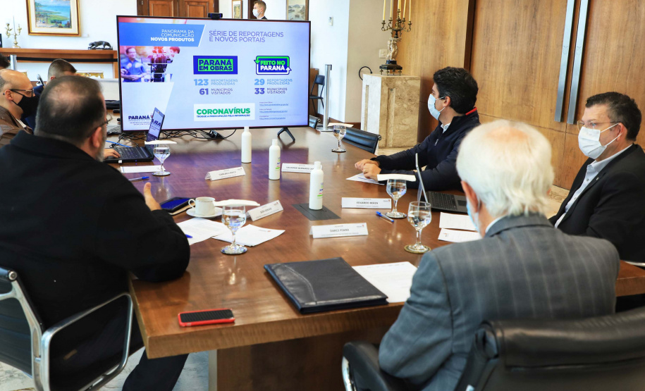 O Governo do Estado e o G7, grupo formado pelas principais entidades do setor produtivo paranaense, se reuniram nesta quarta-feira (16), por videoconferência, para discutir propostas conjuntas e mostrar o que já tem sido feito para incentivar a retomada econômica e apoiar os setores mais atingidos pela crise causada pela pandemia de Covid-19.
. Foto: José Fernando Ogura/AEN