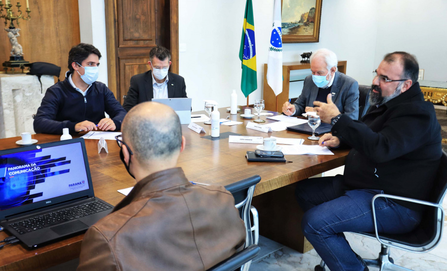 O Governo do Estado e o G7, grupo formado pelas principais entidades do setor produtivo paranaense, se reuniram nesta quarta-feira (16), por videoconferência, para discutir propostas conjuntas e mostrar o que já tem sido feito para incentivar a retomada econômica e apoiar os setores mais atingidos pela crise causada pela pandemia de Covid-19.
. Foto: José Fernando Ogura/AEN
