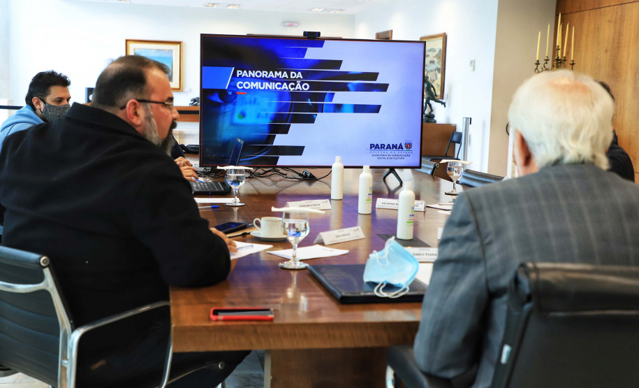 O Governo do Estado e o G7, grupo formado pelas principais entidades do setor produtivo paranaense, se reuniram nesta quarta-feira (16), por videoconferência, para discutir propostas conjuntas e mostrar o que já tem sido feito para incentivar a retomada econômica e apoiar os setores mais atingidos pela crise causada pela pandemia de Covid-19.
. Foto: José Fernando Ogura/AEN