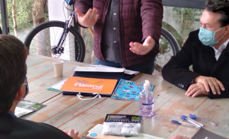 O secretário do Desenvolvimento Sustentável e do Turismo, Marcio Nunes, recebeu o embaixador dos Estados Unidos (EUA) no Brasil, Todd Chapman, no Parque Vila Velha, nos Campos Gerais.. Foto:SEDEST