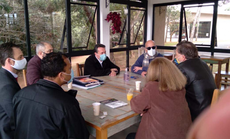 O secretário do Desenvolvimento Sustentável e do Turismo, Marcio Nunes, recebeu o embaixador dos Estados Unidos (EUA) no Brasil, Todd Chapman, no Parque Vila Velha, nos Campos Gerais.. Foto:SEDEST