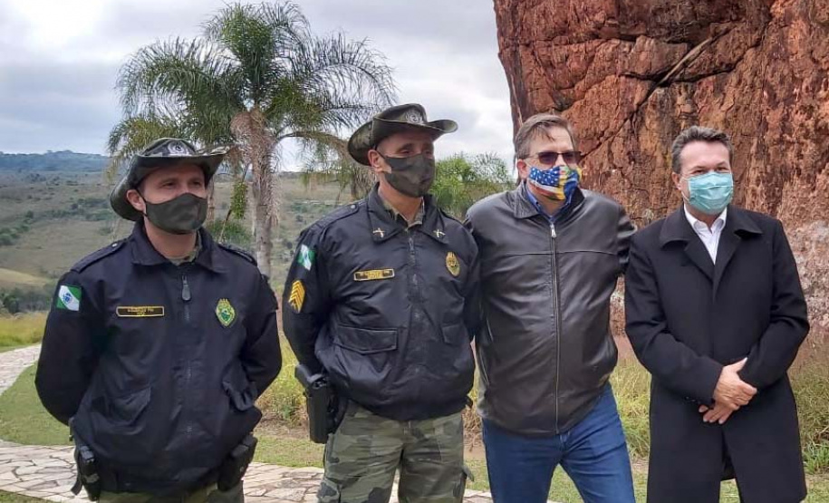 O secretário do Desenvolvimento Sustentável e do Turismo, Marcio Nunes, recebeu o embaixador dos Estados Unidos (EUA) no Brasil, Todd Chapman, no Parque Vila Velha, nos Campos Gerais.. Foto:SEDEST