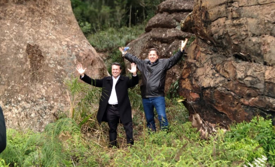 O secretário do Desenvolvimento Sustentável e do Turismo, Marcio Nunes, recebeu o embaixador dos Estados Unidos (EUA) no Brasil, Todd Chapman, no Parque Vila Velha, nos Campos Gerais.. Foto:SEDEST