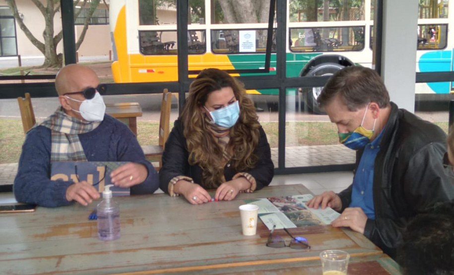 O secretário do Desenvolvimento Sustentável e do Turismo, Marcio Nunes, recebeu o embaixador dos Estados Unidos (EUA) no Brasil, Todd Chapman, no Parque Vila Velha, nos Campos Gerais.. Foto:SEDEST