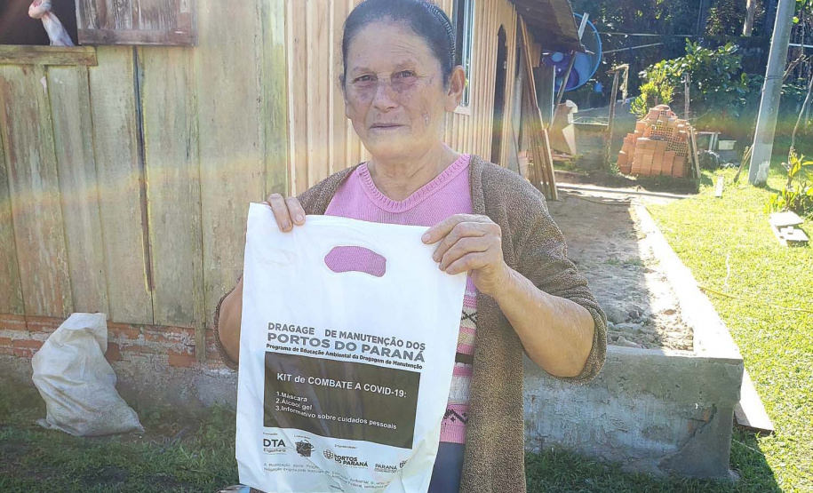 Durante esta semana, por mais uma vez, a Portos do Paraná está presente nas comunidades isoladas que estão nas áreas de abrangência dos portos de Paranaguá e Antonina. Foto: Claudio Neves/Portos do Paraná