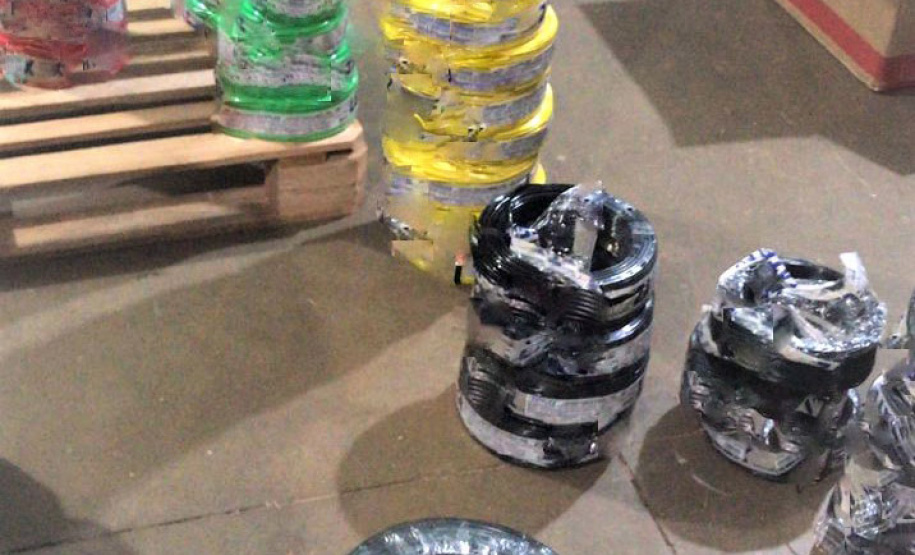 O Instituto de Pesos e Medidas vem intensificando a fiscalização de fios e cabos elétricos em todo Estado. A equipe da Regional de Cascavel, sob o comando do gerente Francisco Irandyakist Bessa, realizou verificações nos estabelecimentos que comercializam esse material, nos meses de maio e junho, nas cidades de Cafelândia, Cascavel e Boa Vista da Aparecida. - Curitiba, 17/06/2021 - Foto: IPEM