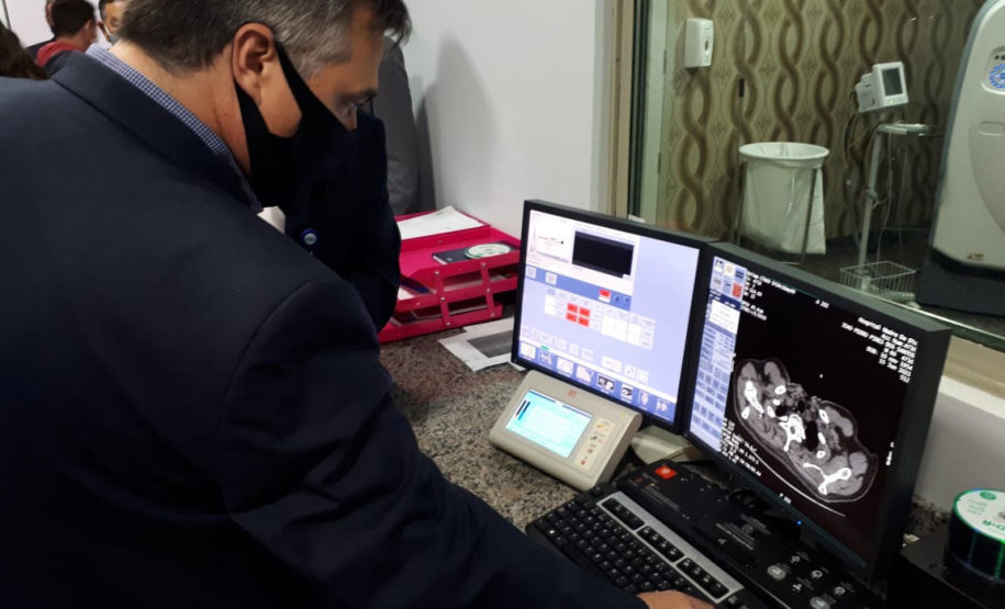 Dez leitos de Unidade de Terapia Intensiva (UTI) para tratamento da Covid-19 foram abertos no Hospital Madre de Dio, em São Miguel do Iguaçu, na região Oeste do Estado, nesta quinta-feira (17). A ativação é um esforço conjunto da Secretaria de Estado da Saúde do Paraná (Sesa), em parceria com a Itaipu Binacional, além do apoio da prefeitura de Foz do Iguaçu. - São Miguel do Iguaçu, 17/06/2021 - Foto: Rodrigo Rossi/SESA