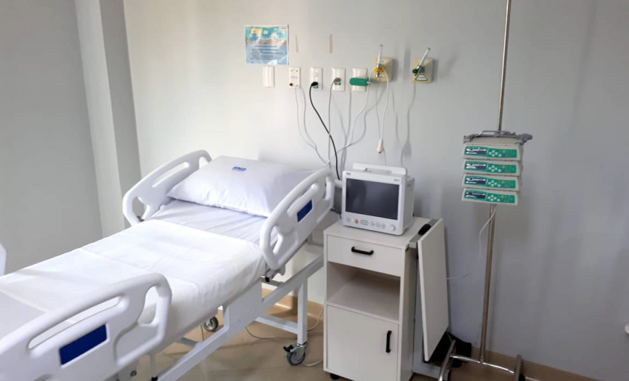 Dez leitos de Unidade de Terapia Intensiva (UTI) para tratamento da Covid-19 foram abertos no Hospital Madre de Dio, em São Miguel do Iguaçu, na região Oeste do Estado, nesta quinta-feira (17). A ativação é um esforço conjunto da Secretaria de Estado da Saúde do Paraná (Sesa), em parceria com a Itaipu Binacional, além do apoio da prefeitura de Foz do Iguaçu. - São Miguel do Iguaçu, 17/06/2021 - Foto: Rodrigo Rossi/SESA