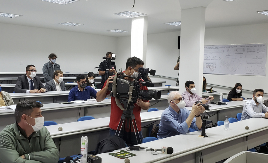Coletiva de imprensa na manhã de hoje (18), no câmpus sede da UEM - Maringá, 18/06/2021 - Foto: UEM