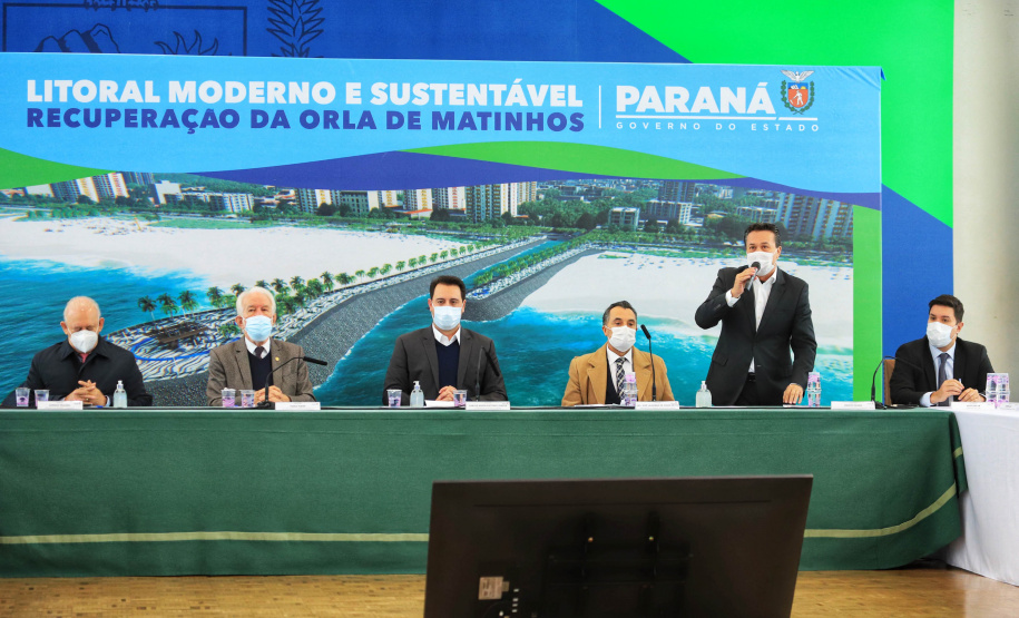 O governador Carlos Massa Ratinho Junior lançou nesta segunda-feira (21), no Palácio Iguaçu, o edital de licitação da primeira fase das obras de recuperação da orla de Matinhos, no Litoral do Paraná. - Curitiba, 21/06/2021 - Foto: José Fernando Ogura/AEN