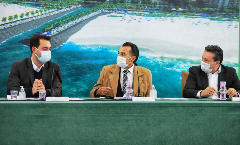 O governador Carlos Massa Ratinho Junior lançou nesta segunda-feira (21), no Palácio Iguaçu, o edital de licitação da primeira fase das obras de recuperação da orla de Matinhos, no Litoral do Paraná. - Curitiba, 21/06/2021 - Foto: José Fernando Ogura/AEN