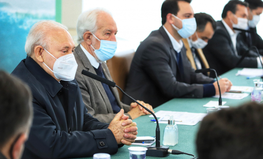 O governador Carlos Massa Ratinho Junior lançou nesta segunda-feira (21), no Palácio Iguaçu, o edital de licitação da primeira fase das obras de recuperação da orla de Matinhos, no Litoral do Paraná. - Curitiba, 21/06/2021 - Foto: José Fernando Ogura/AEN