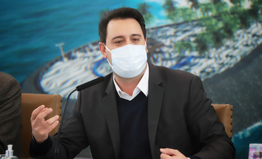 O governador Carlos Massa Ratinho Junior lançou nesta segunda-feira (21), no Palácio Iguaçu, o edital de licitação da primeira fase das obras de recuperação da orla de Matinhos, no Litoral do Paraná. - Curitiba, 21/06/2021 - Foto: José Fernando Ogura/AEN