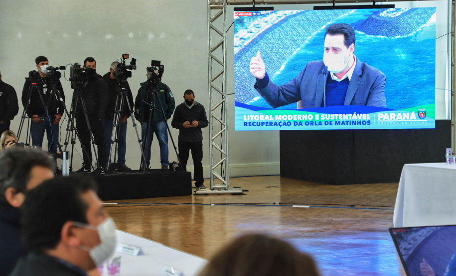 O governador Carlos Massa Ratinho Junior lançou nesta segunda-feira (21), no Palácio Iguaçu, o edital de licitação da primeira fase das obras de recuperação da orla de Matinhos, no Litoral do Paraná. - Curitiba, 21/06/2021 - Foto: José Fernando Ogura/AEN