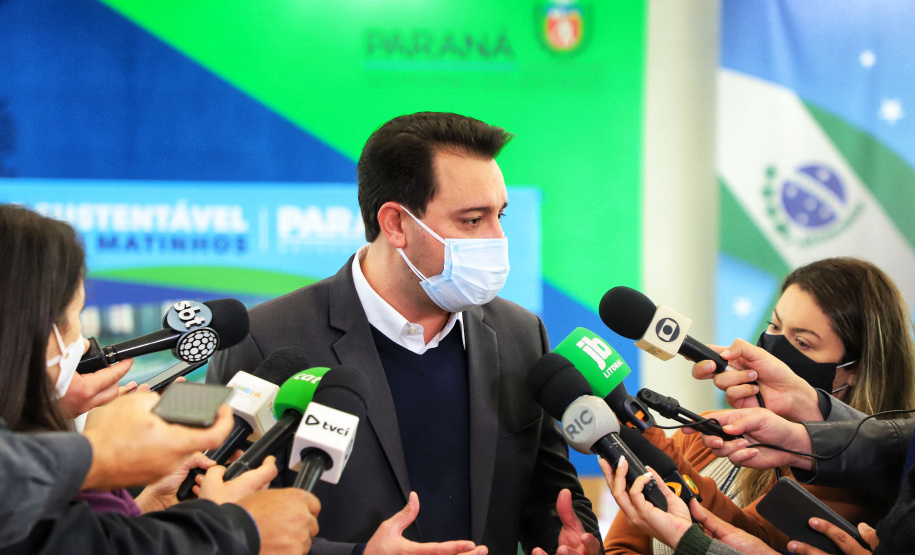 O governador Carlos Massa Ratinho Junior lançou nesta segunda-feira (21), no Palácio Iguaçu, o edital de licitação da primeira fase das obras de recuperação da orla de Matinhos, no Litoral do Paraná. - Curitiba, 21/06/2021 - Foto: José Fernando Ogura/AEN