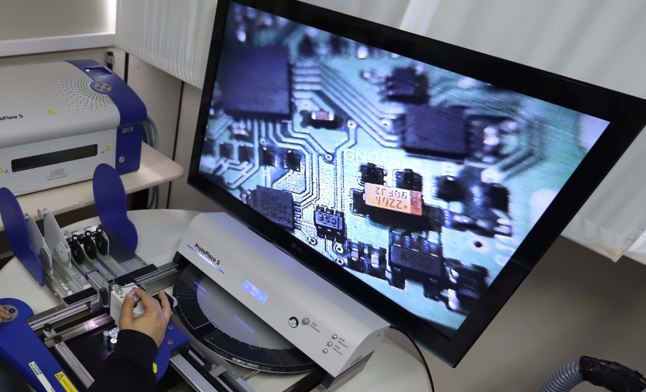 Estão abertas até o dia 30 de junho as inscrições para o 34º Prêmio Paranaense de Ciência e Tecnologia. A iniciativa é organizada e executada pela Superintendência Geral de Ciência, Tecnologia e Ensino Superior (Seti), e busca reconhecer e incentivar o desenvolvimento da pesquisa no Paraná, além de valorizar os profissionais e jovens talentos que, por meio de suas atividades, contribuem para o progresso do Estado.  -  Foto: Arnaldo Alves/Arquivo AEN