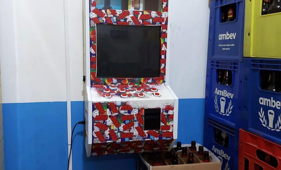 As operações deste final de semana da Ação Integrada de Fiscalização Urbana (AIFU) contra o descumprimento das medidas de enfrentamento da Covid-19 resultaram em 17 estabelecimentos comerciais interditados e 40 autuações administrativas lavradas. O balanço leva em consideração a atuação entre quinta-feira (17) e domingo (20).  -  Curitiba, 20/06/2021  -  Foto: AIFU/SESP-PR