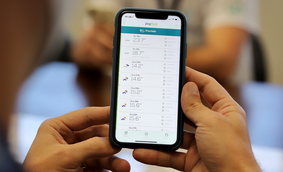 A Portos do Paraná implantou uma estação meteorológica própria, que disponibilizará medições e alertas em tempo real sobre as condições atmosféricas no Porto de Paranaguá. A ferramenta poderá ser acessada por toda a comunidade portuária, servindo de auxílio na prevenção de acidentes de trabalho. - Paranaguá, 21/06/2021 - Foto: Cláudio Neves/Portos do Paraná
