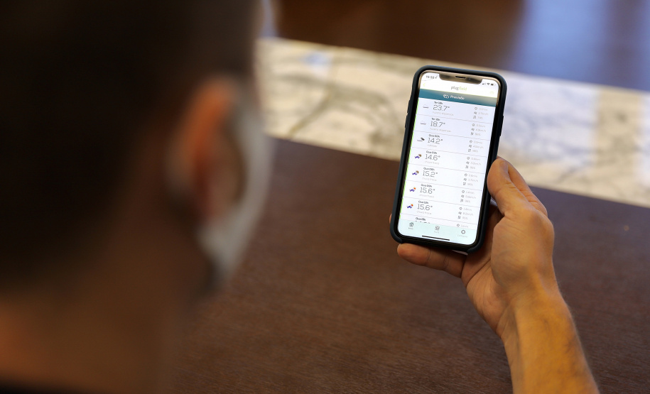 A Portos do Paraná implantou uma estação meteorológica própria, que disponibilizará medições e alertas em tempo real sobre as condições atmosféricas no Porto de Paranaguá. A ferramenta poderá ser acessada por toda a comunidade portuária, servindo de auxílio na prevenção de acidentes de trabalho. - Paranaguá, 21/06/2021 - Foto: Cláudio Neves/Portos do Paraná