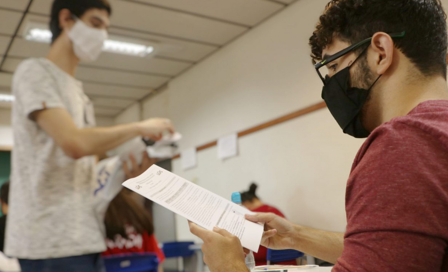 A Pró-Reitoria de Assuntos Estudantis da Universidade Estadual de Ponta Grossa recebe até esta segunda-feira (21) pedidos de isenção da taxa de inscrição do Vestibular da UEPG, do ano de 2021, para a comunidade em geral. - Ponta Grossa, 21/06/2021  -  Foto: Luciane Navarro/UEPG
