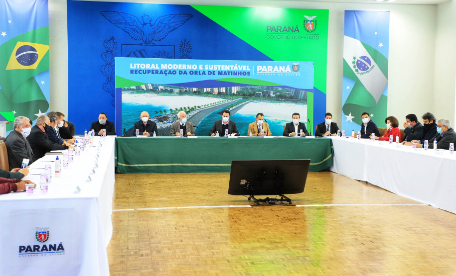 O governador Carlos Massa Ratinho Junior lançou nesta segunda-feira (21), no Palácio Iguaçu, o edital de licitação da primeira fase das obras de recuperação da orla de Matinhos, no Litoral do Paraná. - Curitiba, 21/06/2021 - Foto: José Fernando Ogura/AEN