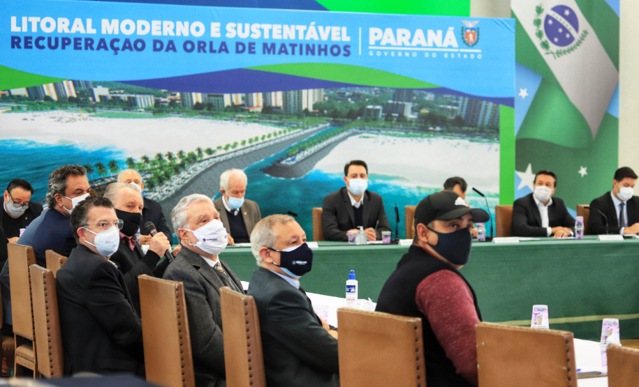 O governador Carlos Massa Ratinho Junior lançou nesta segunda-feira (21), no Palácio Iguaçu, o edital de licitação da primeira fase das obras de recuperação da orla de Matinhos, no Litoral do Paraná. - Curitiba, 21/06/2021 - Foto: José Fernando Ogura/AEN
