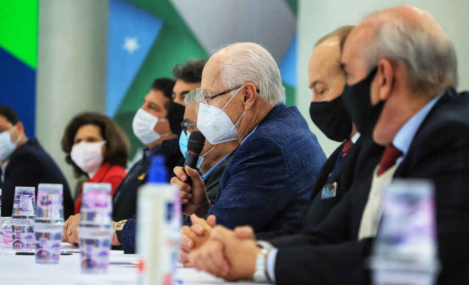 O governador Carlos Massa Ratinho Junior lançou nesta segunda-feira (21), no Palácio Iguaçu, o edital de licitação da primeira fase das obras de recuperação da orla de Matinhos, no Litoral do Paraná. - Curitiba, 21/06/2021 - Foto: José Fernando Ogura/AEN