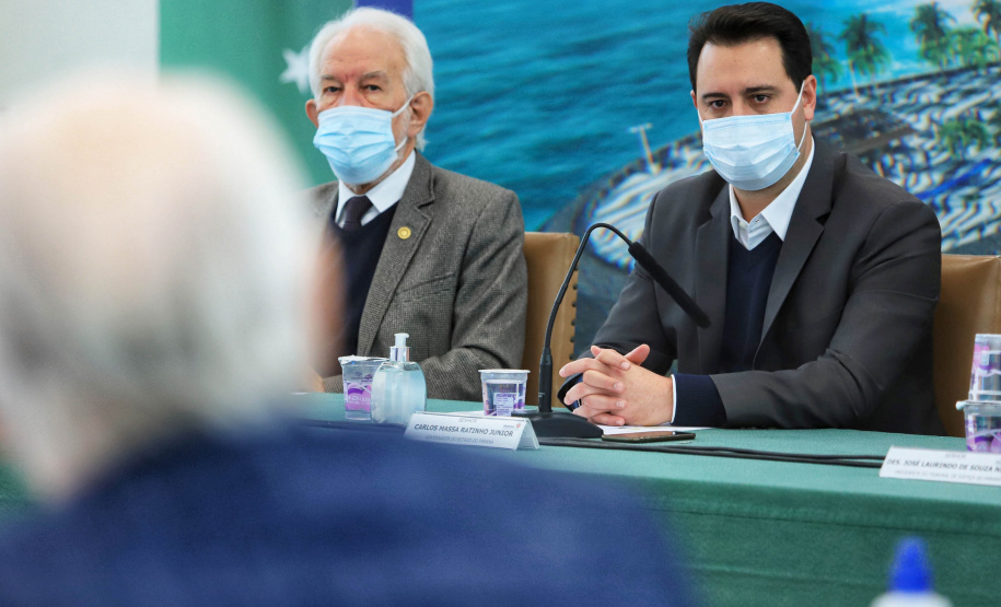 O governador Carlos Massa Ratinho Junior lançou nesta segunda-feira (21), no Palácio Iguaçu, o edital de licitação da primeira fase das obras de recuperação da orla de Matinhos, no Litoral do Paraná. - Curitiba, 21/06/2021 - Foto: José Fernando Ogura/AEN