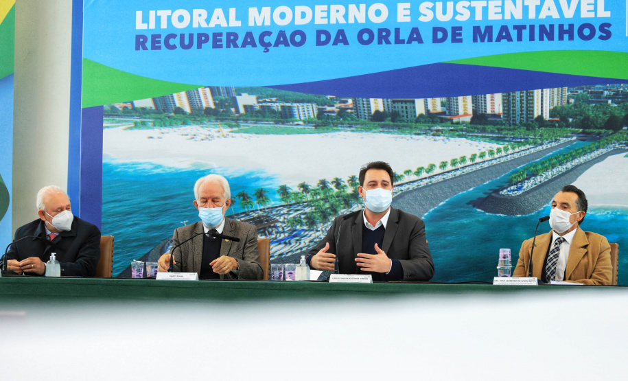 O governador Carlos Massa Ratinho Junior lançou nesta segunda-feira (21), no Palácio Iguaçu, o edital de licitação da primeira fase das obras de recuperação da orla de Matinhos, no Litoral do Paraná. - Curitiba, 21/06/2021 - Foto: José Fernando Ogura/AEN