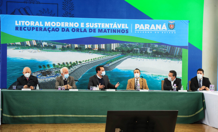 O governador Carlos Massa Ratinho Junior lançou nesta segunda-feira (21), no Palácio Iguaçu, o edital de licitação da primeira fase das obras de recuperação da orla de Matinhos, no Litoral do Paraná. - Curitiba, 21/06/2021 - Foto: José Fernando Ogura/AEN