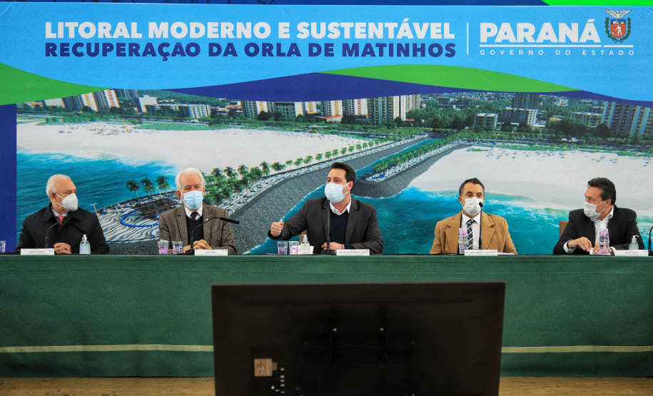 O governador Carlos Massa Ratinho Junior lançou nesta segunda-feira (21), no Palácio Iguaçu, o edital de licitação da primeira fase das obras de recuperação da orla de Matinhos, no Litoral do Paraná. - Curitiba, 21/06/2021 - Foto: José Fernando Ogura/AEN
