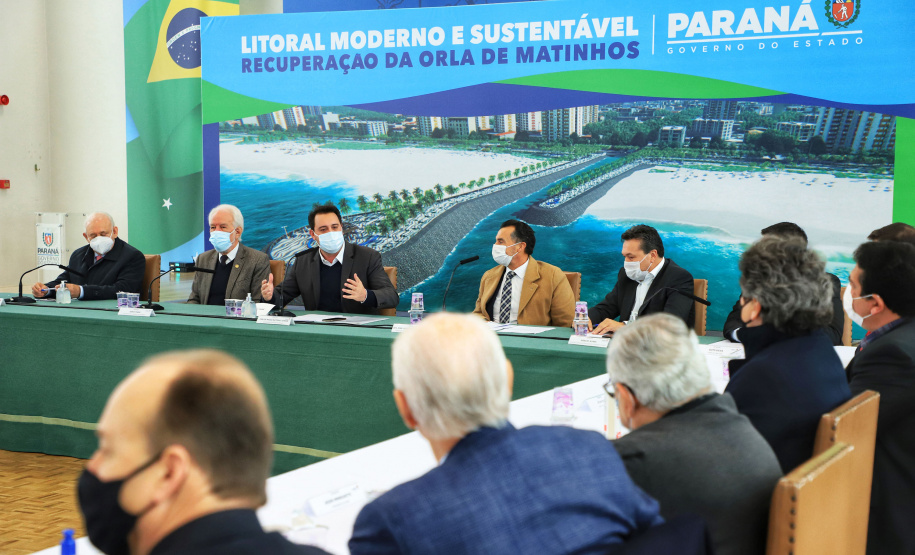 O governador Carlos Massa Ratinho Junior lançou nesta segunda-feira (21), no Palácio Iguaçu, o edital de licitação da primeira fase das obras de recuperação da orla de Matinhos, no Litoral do Paraná. - Curitiba, 21/06/2021 - Foto: José Fernando Ogura/AEN
